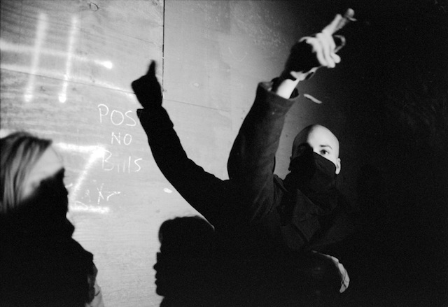 OWS_Barricade_Hashtag-©-arnaud-contreras