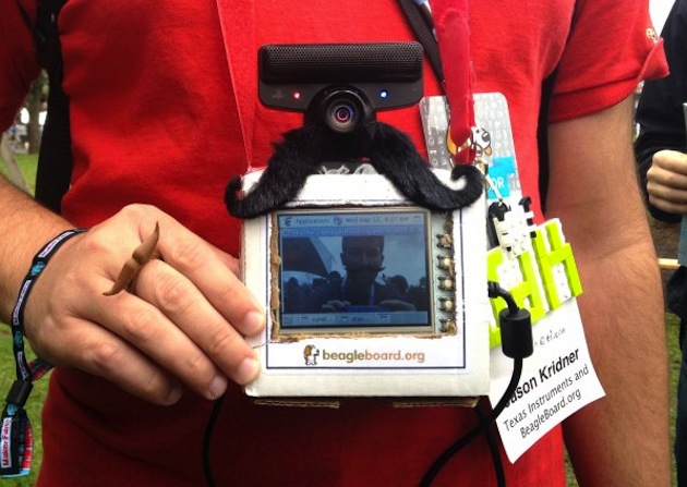 world-maker-faire-cc-owni-article-mathilde-berchon-beagleboard-mustache